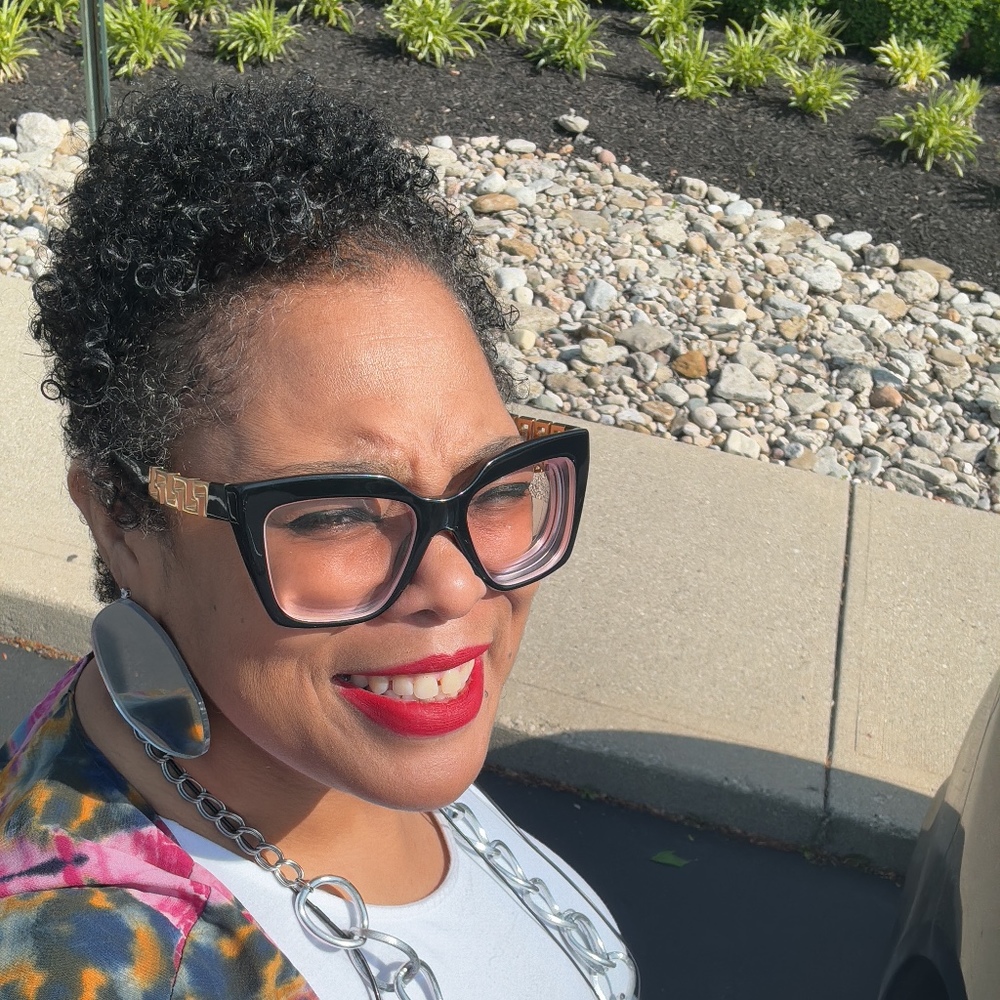 Meet your Posher, Latoya
